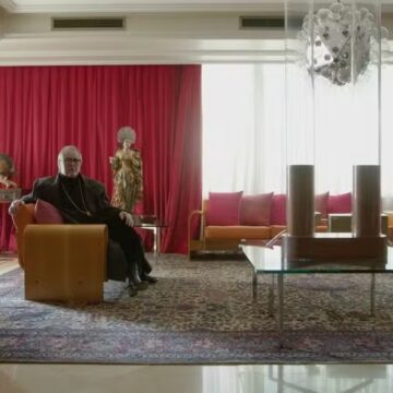 Charles Cosac abre as portas de seu apartamento-museu em São Paulo