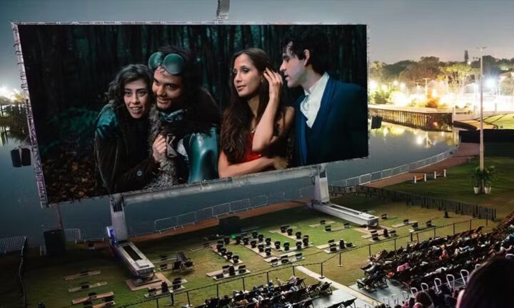 Cinema a céu aberto com super tela divulga programação da temporada em Salvador