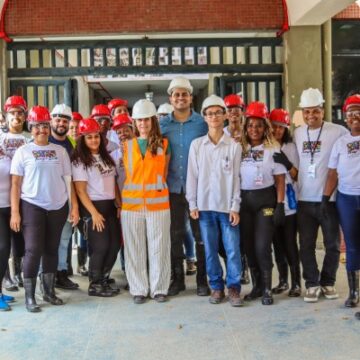 Canteiro de obras vira sala de aula em curso de construção civil para mulheres em Salvador