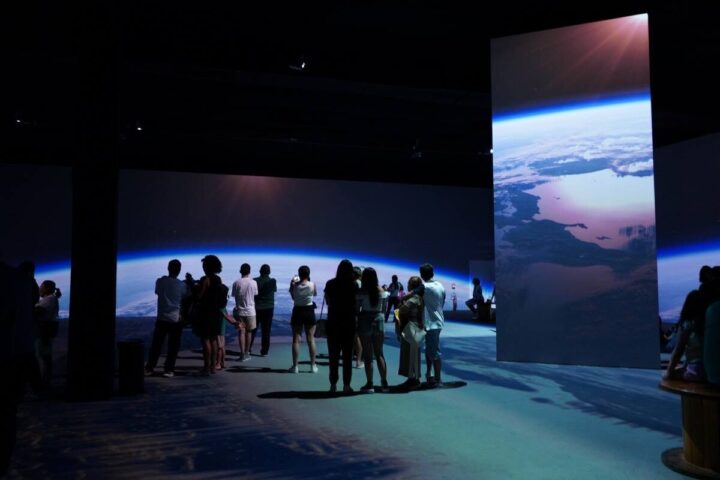 Exposição imersiva Viagem ao Espaço alcança mais de 15 mil ingressos vendidos em Salvador
