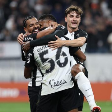 Corinthians vence Athletico e avança às semifinais da Copa do Brasil