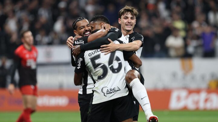 Corinthians vence Athletico e avança às semifinais da Copa do Brasil