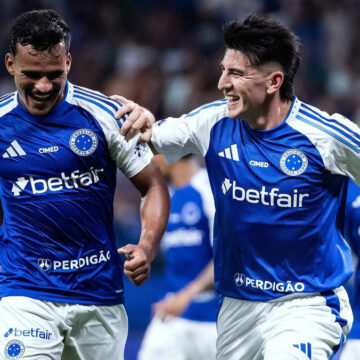 Cruzeiro vira sobre o Bragantino e fica a 1 ponto da liderança do Brasileirão. Confira os  gols e lances