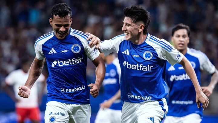 Cruzeiro vira sobre o Bragantino e fica a 1 ponto da liderança do Brasileirão. Confira os  gols e lances