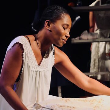 “¼ de Boa Sorte”: Teatro Sesi Rio Vermelho recebe peça sobre trabalhadoras domésticas