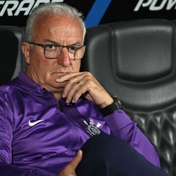 Dorival reage à cavadinha de Yuri Alberto: “com certeza não foi treinado dessa forma”