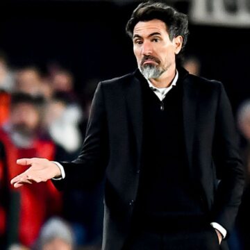 Treinador do Estudiantes dispara sobre o Flamengo: “Inventaram muitas histórias”