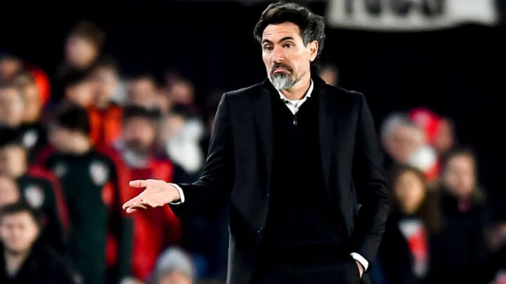 Treinador do Estudiantes dispara sobre o Flamengo: “Inventaram muitas histórias”