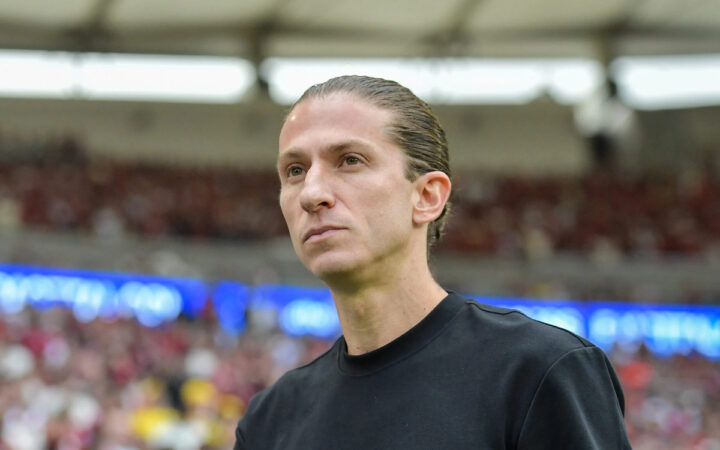 Simeone elogia Filipe Luís e chama o Flamengo de “time histórico”. Veja vídeo