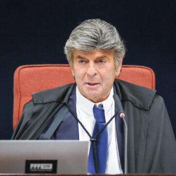 Fux vota pela condenação de Mauro Cid por tentativa de abolição do Estado Democrático de Direito