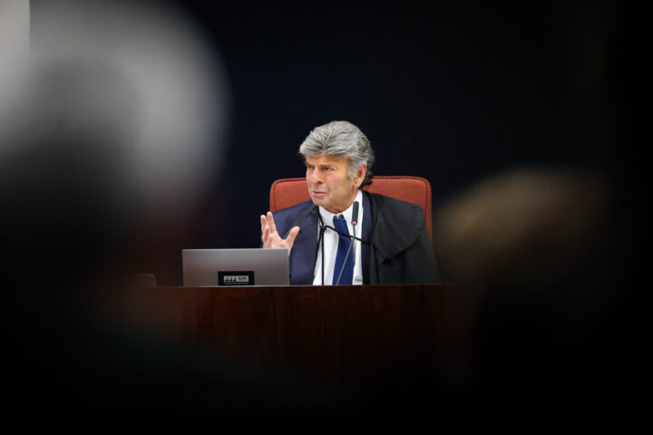 Fux absolve Jair Bolsonaro e aliados do crime de organização criminosa