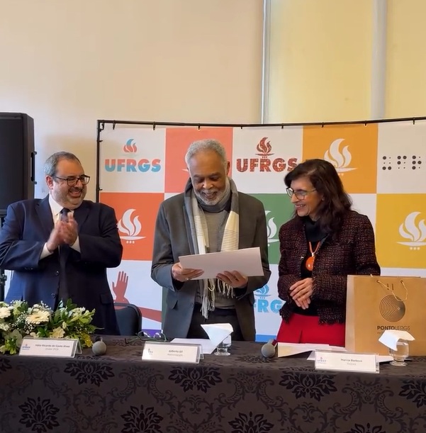 Gilberto Gil recebe título de Doutor Honoris Causa na Federal do Rio Grande do Sul