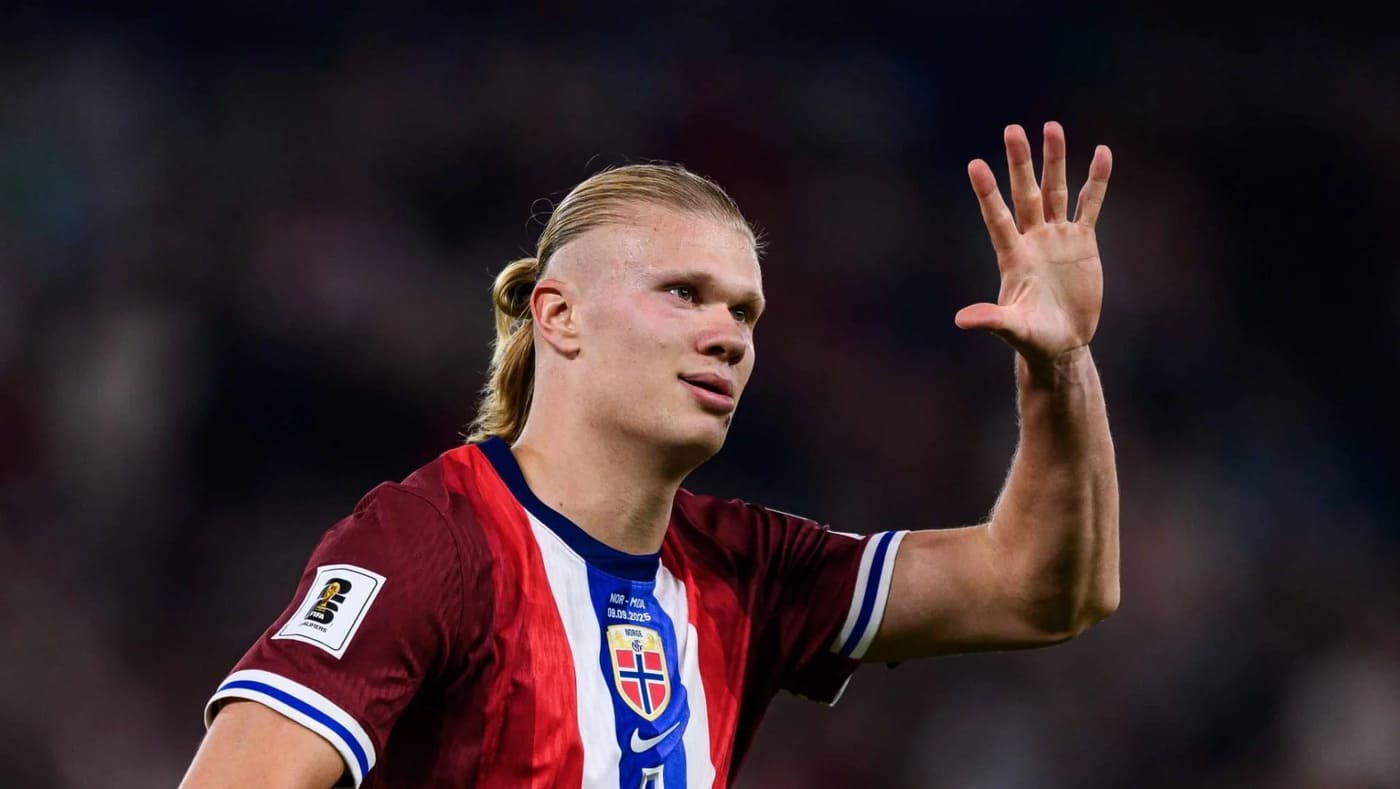 Haaland faz cinco gols e pede desculpas a goleiro rival após goleada histórica da Noruega