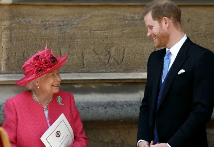 Principe Harry visita túmulo da rainha Elizabeth, em Windsor
