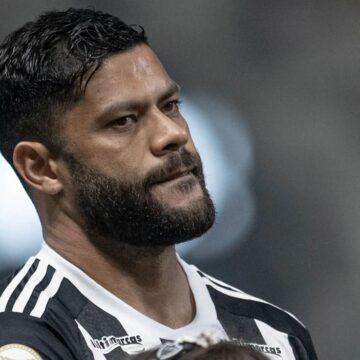 Hulk abre mão da braçadeira no Atlético-MG e evita cravar permanência