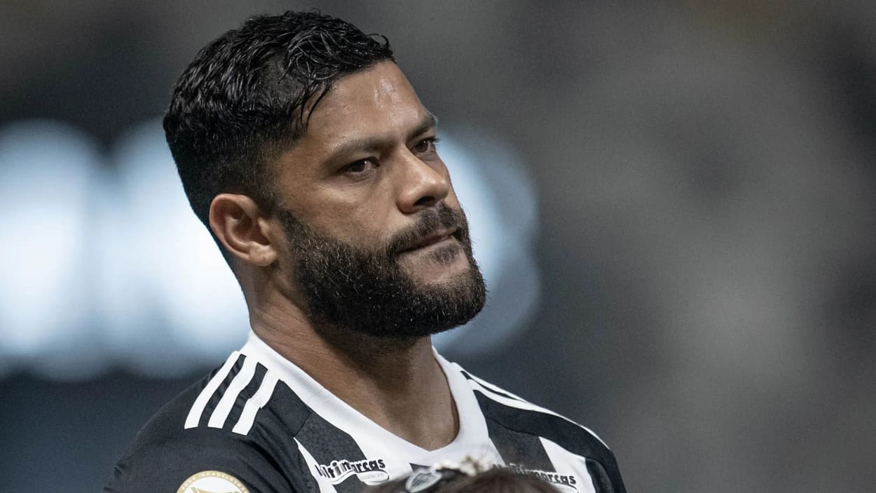Hulk abre mão da braçadeira no Atlético-MG e evita cravar permanência