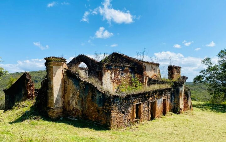 MP-BA barra atividades turísticas em igreja histórica de Jacobina por risco à segurança
