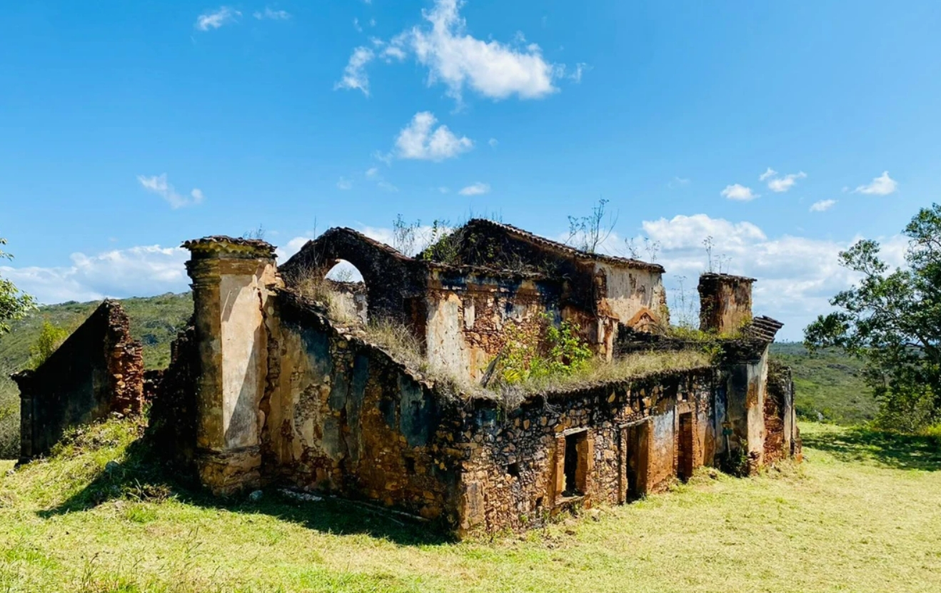 MP-BA barra atividades turísticas em igreja histórica de Jacobina por risco à segurança