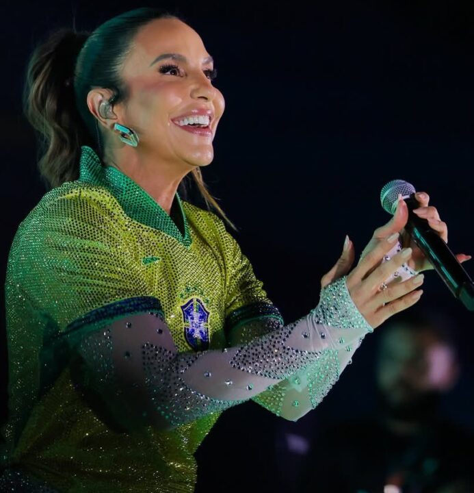 Ivete Sangalo transforma o Maracanã em trio elétrico antes de Brasil x Chile