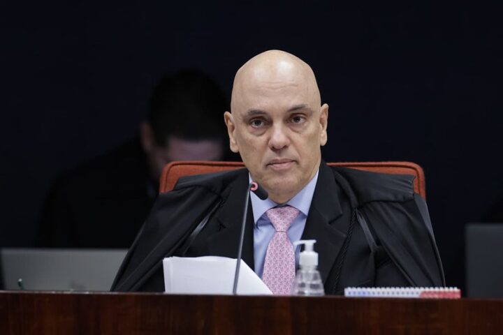 Moraes rejeita questionamentos e valida delação de Mauro Cid em julgamento da trama golpista