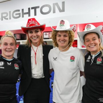 Kate Middleton surpreende ao usar chapéu de cowboy durante a Copa do Mundo de Rúgbi