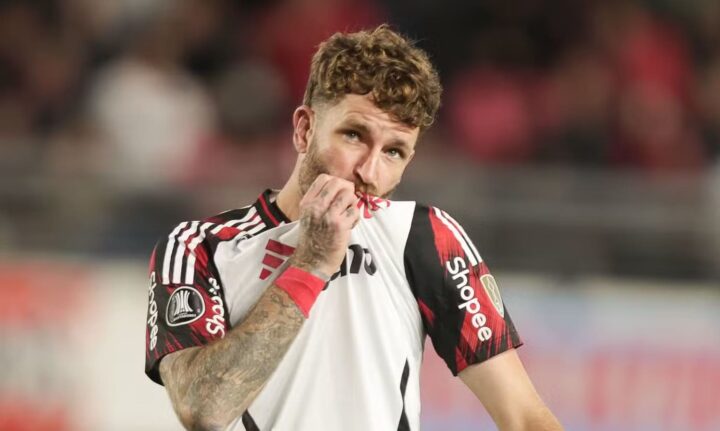 Golaço de pênalti? Léo Pereira surpreende com cobrança na classificação do Fla. Veja vídeo