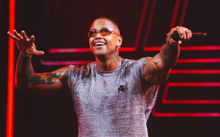 Após Bell Marques, Camarote Salvador anuncia show de Léo Santana no Carnaval 2026