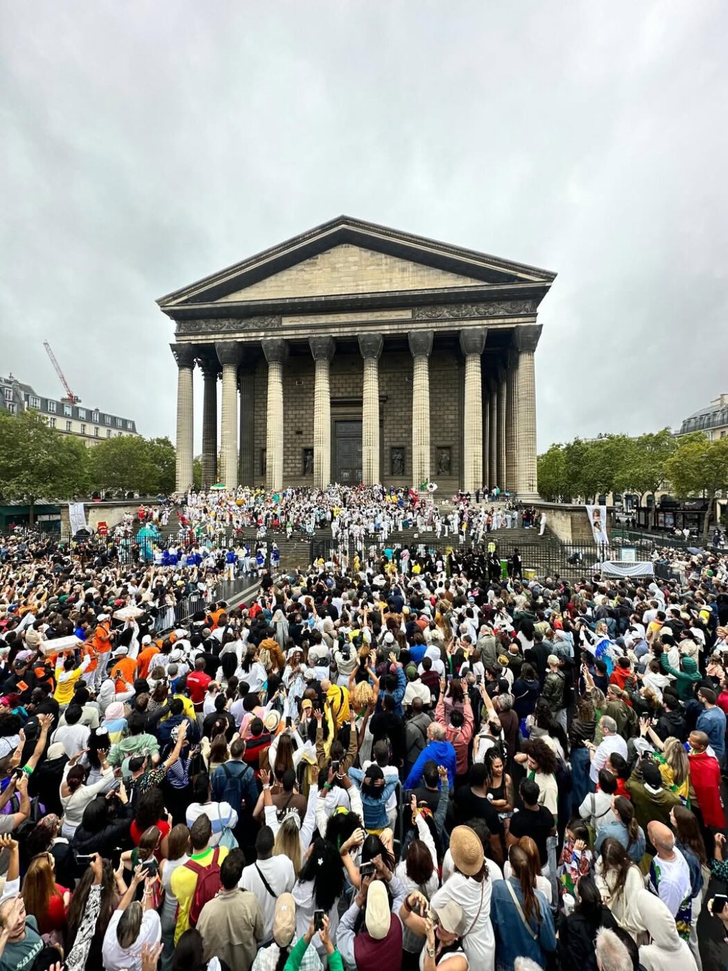 Lavagem de Madeleine celebra cultura baiana em Paris com Olodum, Jau e homenagens a Preta Gil e Wanda Chase
