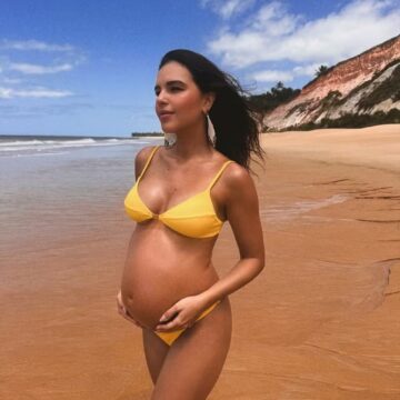 Grávida, Mariana Rios exibe barriga de seis meses em viagem com a família a Trancoso