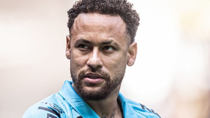 Neymar faz post polêmico detonando grama sintética após empate na Arena MRV. Confira