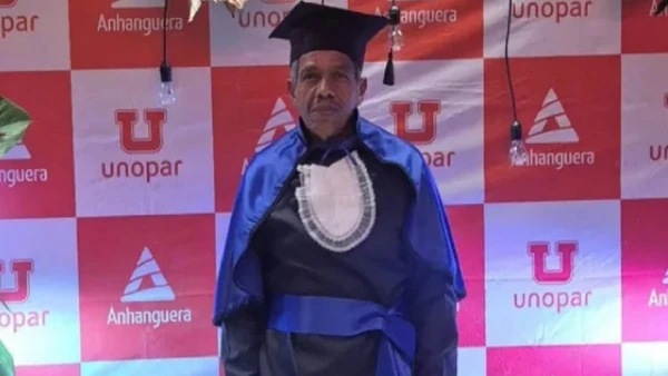 Pedreiro baiano realiza sonho e se forma em engenharia aos 61 anos: ‘Muita gente ria de mim’