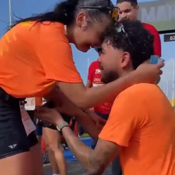 Amor na corrida: corredor pede namorada em casamento durante Maratona Salvador
