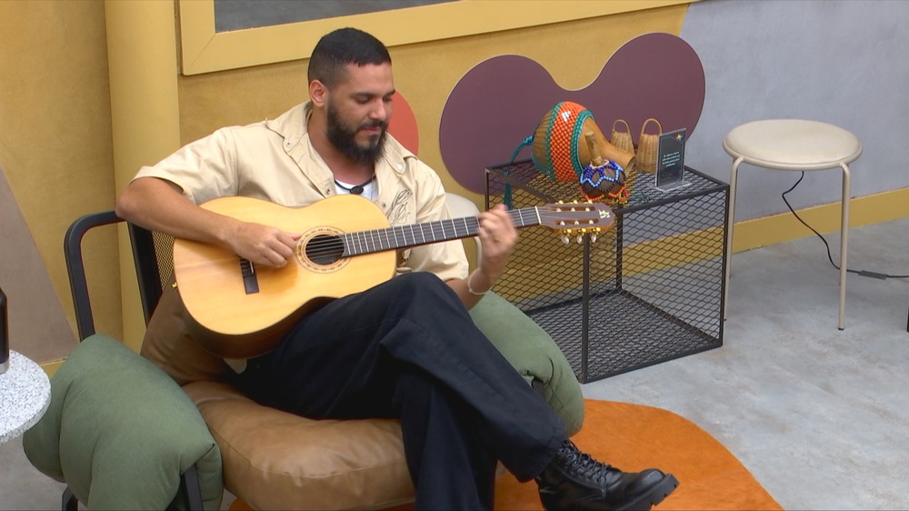 Estrela da Casa: Baiano Brenno Casagrande relembra música escrita com o pai e regravada pelo Olodum