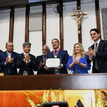 ALBA homenageia presidente do TCE-BA, Marcus Presidio, com a Comenda 2 de Julho
