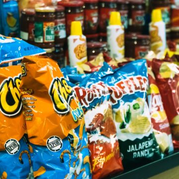 Ceará sanciona lei que proíbe ultraprocessados na merenda escolar