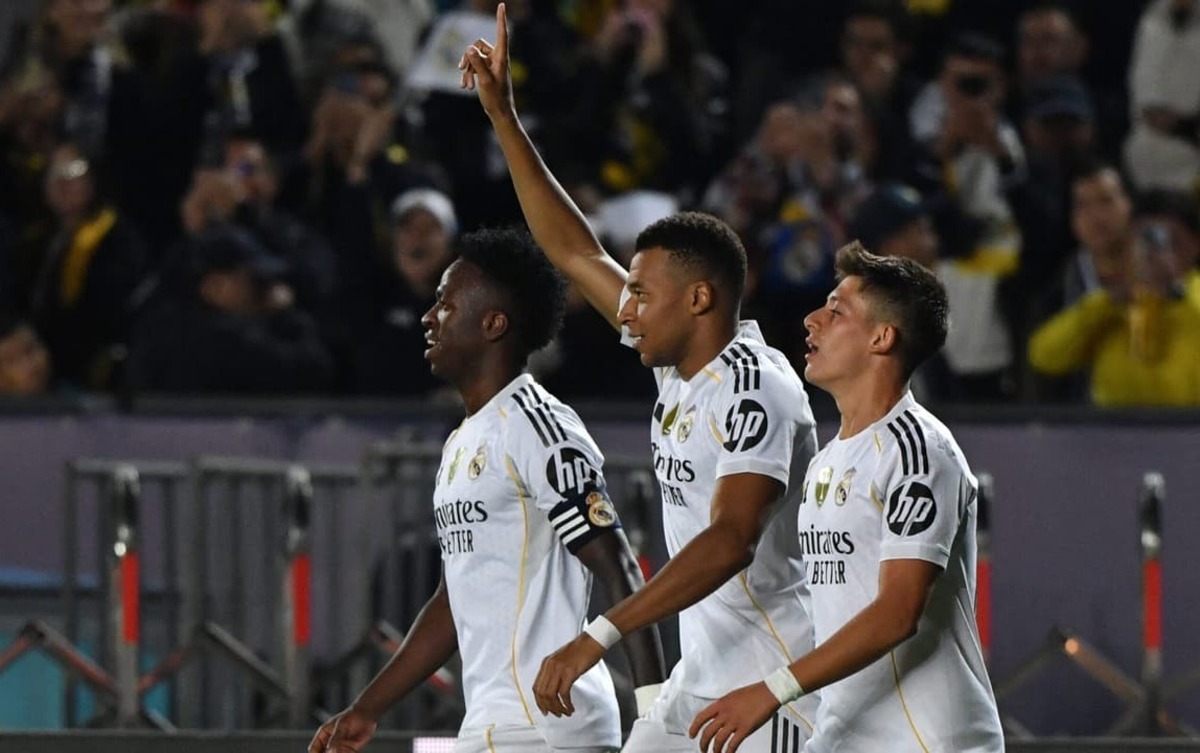 Real Madrid goleia por 5×0 na Champions; Mbappé faz hat-trick. Veja gols e lances