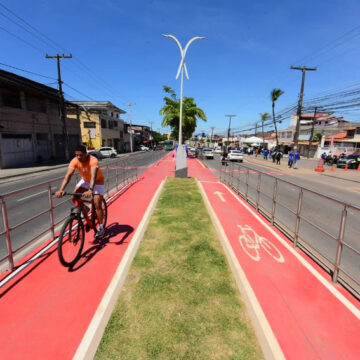 Av. Dorival Caymmi ganha nova ciclofaixa, calçadas acessíveis e iluminação moderna