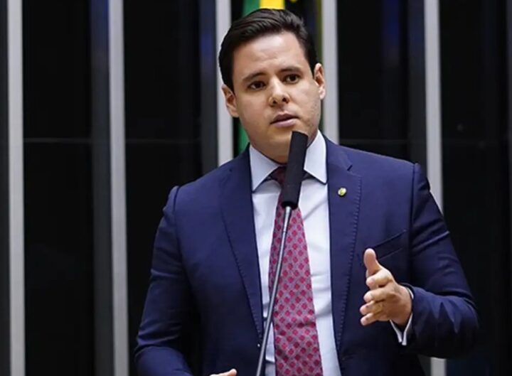 Relator do projeto de anistia é autorizado a visitar Bolsonaro