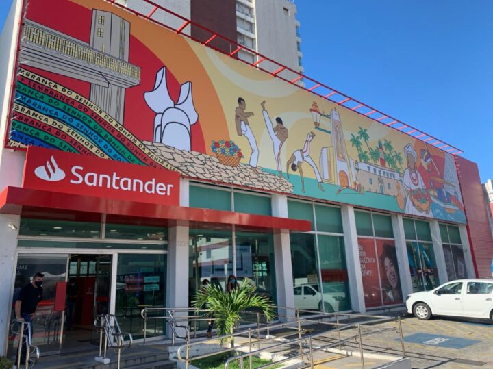 Santander oferece vagas na Bahia com salário inicial de R$ 7 mil; veja cidades e como se inscrever
