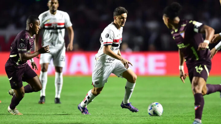 São Paulo perde para a LDU no MorumBIS e cai nas quartas da Libertadores. Veja melhores momentos