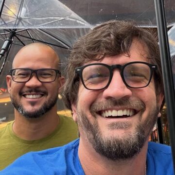 Saulo Fernandes celebra aniversário no Japão e ganha homenagens: ‘Sou tão feliz aqui’