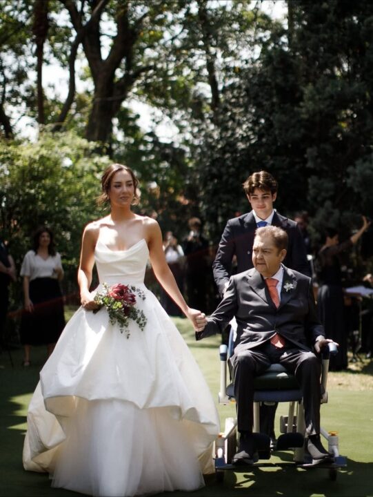 Filho caçula de Faustão compartilha novos registros do casamento da irmã Lara: “Mais que especial”