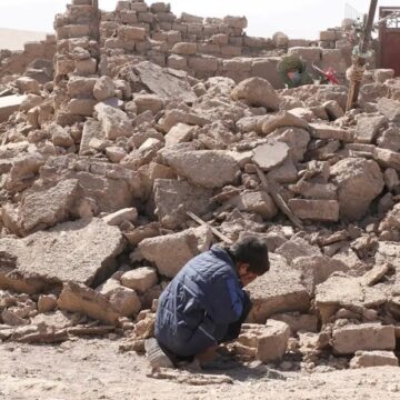 Terremoto no Afeganistão deixa mais de 800 mortos e 2 mil feridos