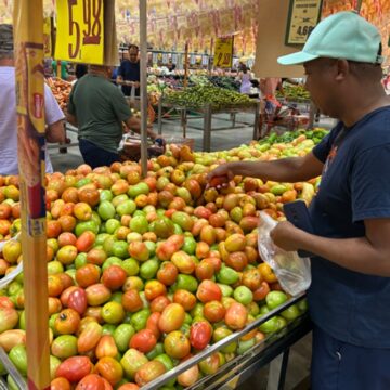 Cesta básica de Salvador cai 3,2% em agosto; confira o que baixou de preço