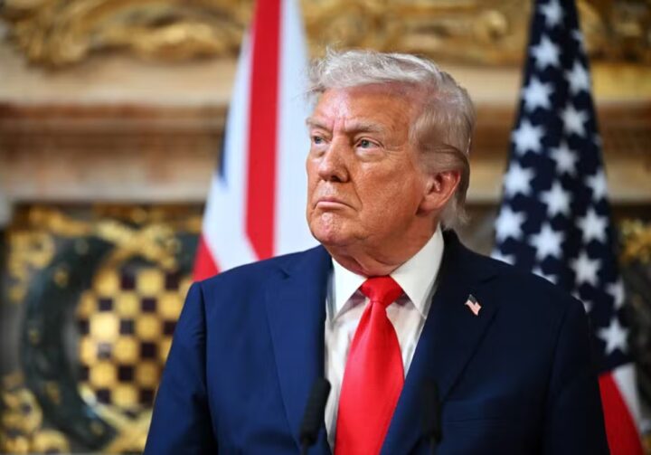 Donald Trump ameaça revogar licenças de emissoras críticas ao governo