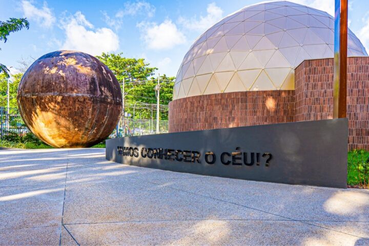 Planetário da UFBA oferece noites de observação e experiências imersivas em Salvador
