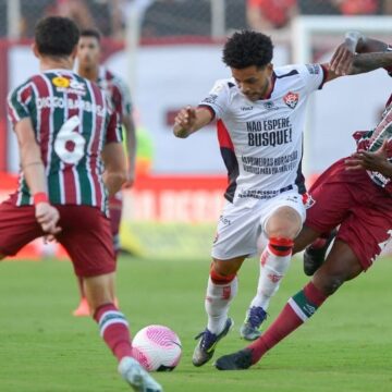 Vitória perde para o Fluminense no Barradão e permanece no Z-4. Veja lances