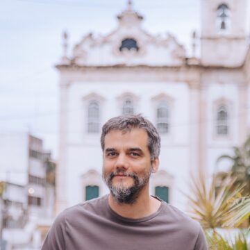 Wagner Moura fala sobre participação dos filhos em peça que marca seu retorno aos palcos: “Gatilho total”