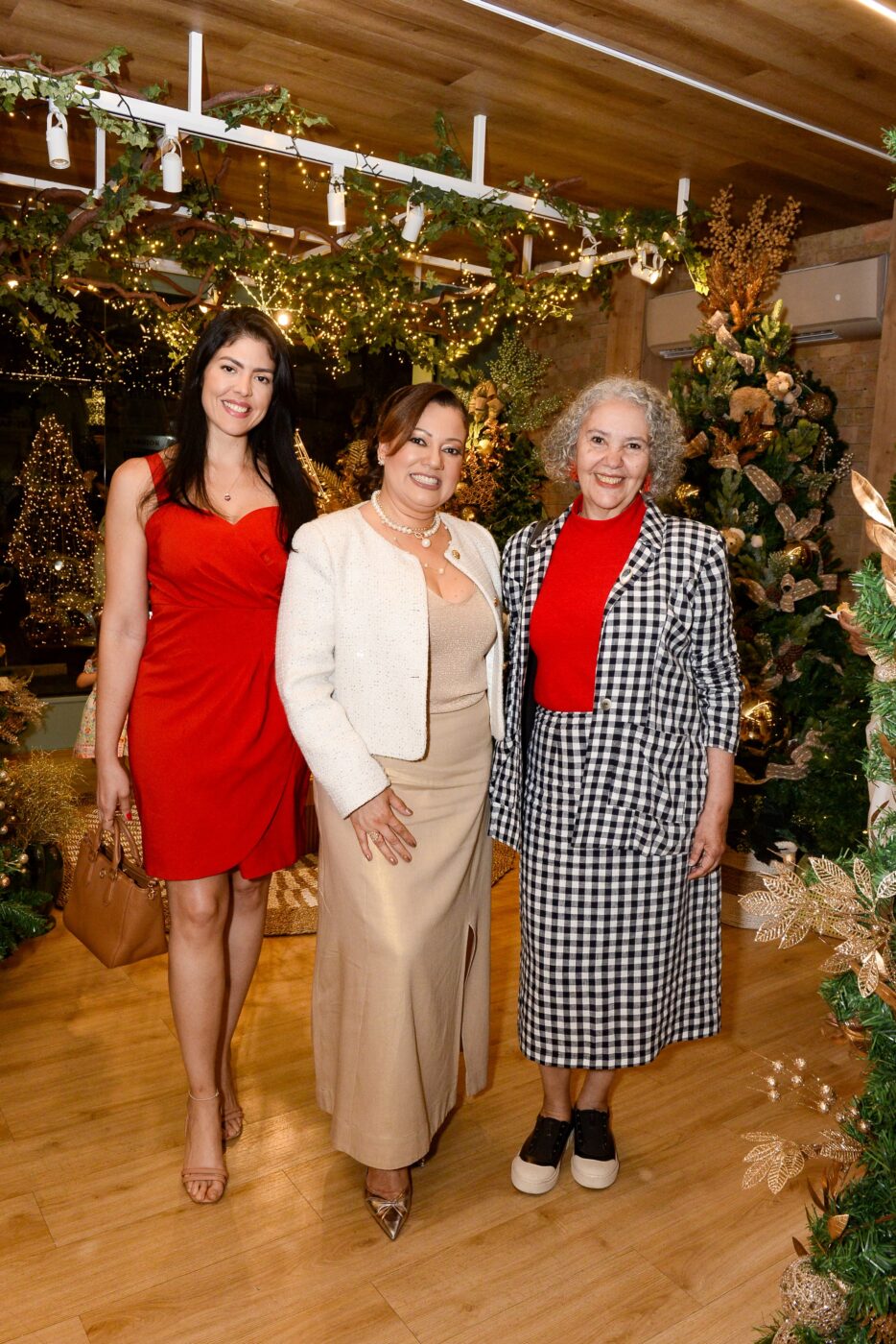 Thais Salles, Elis Piñón e Adriana Hita