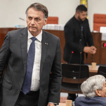 Jair Bolsonaro apresenta recurso contra condenação no STF e pede revisão da pena Jair Bolsonaro apresenta recurso contra condenação no STF e pede revisão da pena
